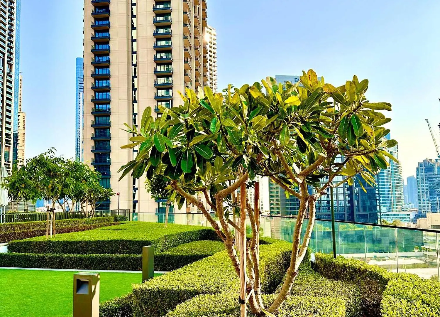 Apartment Stylish New 1Br Walk To Burj Khalifa & Dubai Mall