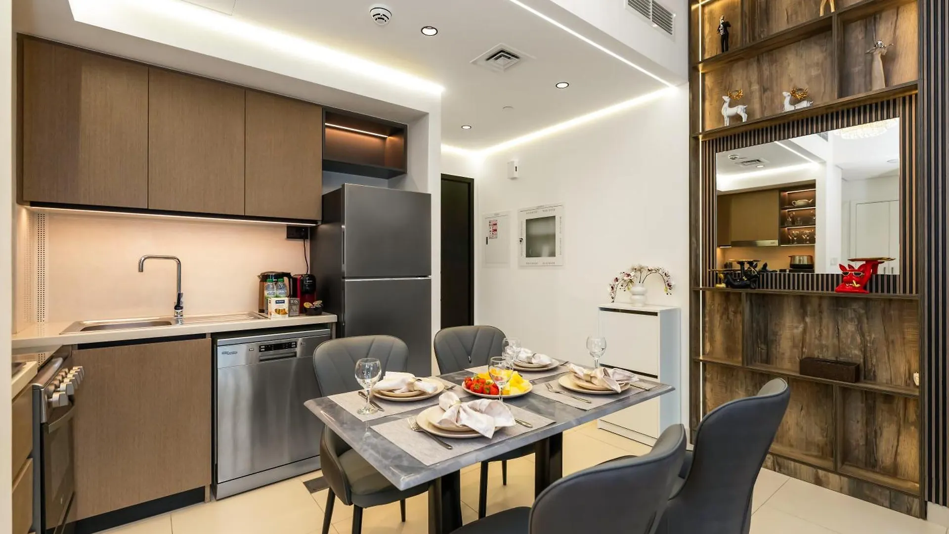 Stylish New 1Br Walk To Burj Khalifa & Dubai Mall 0*,  United Arab Emirates