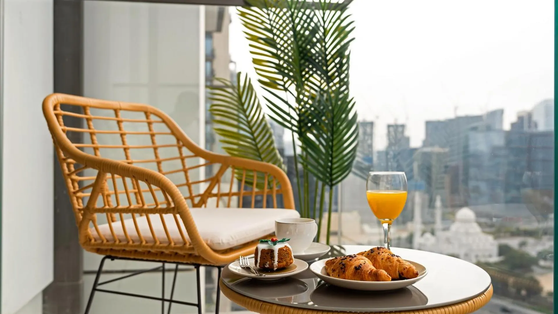 Stylish New 1Br Walk To Burj Khalifa & Dubai Mall Apartment