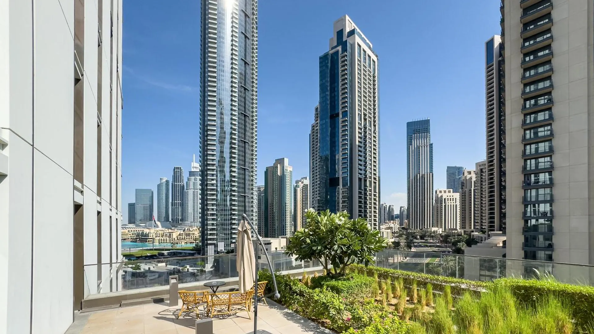 Stylish New 1Br Walk To Burj Khalifa & Dubai Mall