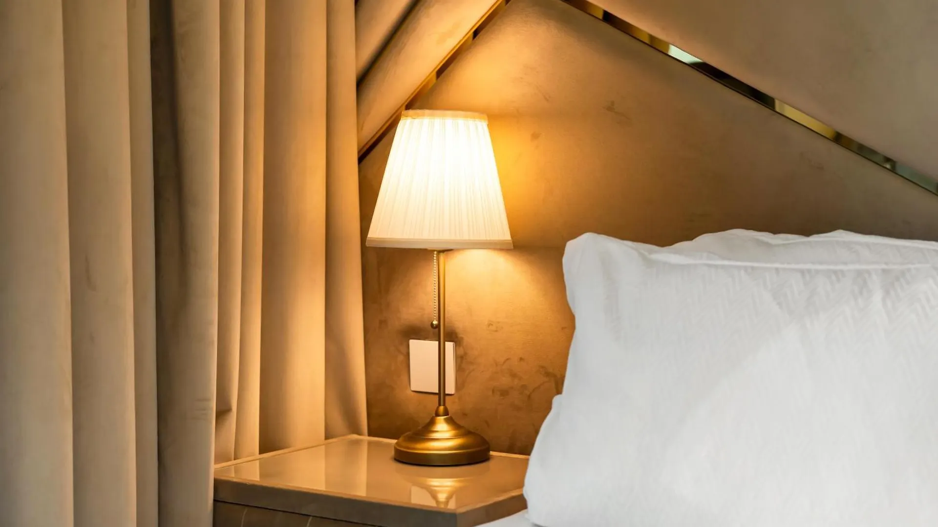 Stylish New 1Br Walk To Burj Khalifa & Dubai Mall Apartment
